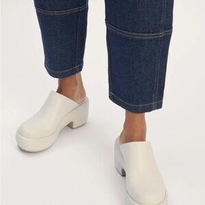 Everlane Women's Puffa Clog in Parchment